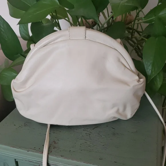 Vintage 80s Leather Crossbody Bag - Picture 2 of 5